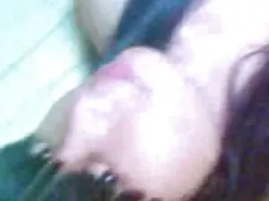 大きな黒いコックは彼女の猫をファック-エ ...