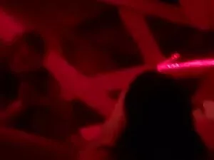 4対1、私の神。 えろ 動画 女性 専用