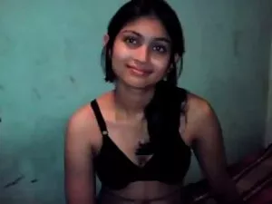 Busty TsクララLudovice大 ...